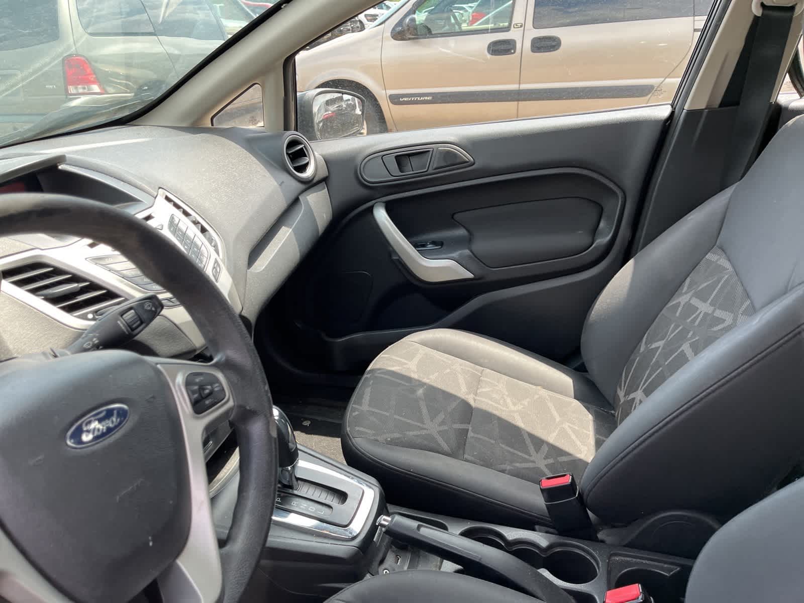 Thumbnail: 2011 Ford Fiesta - 21