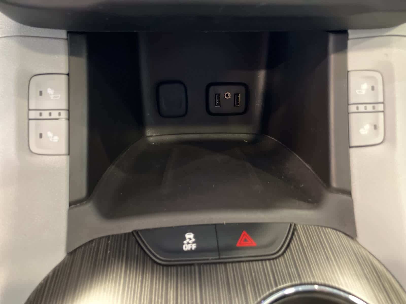 Thumbnail: 2017 GMC Acadia - 21