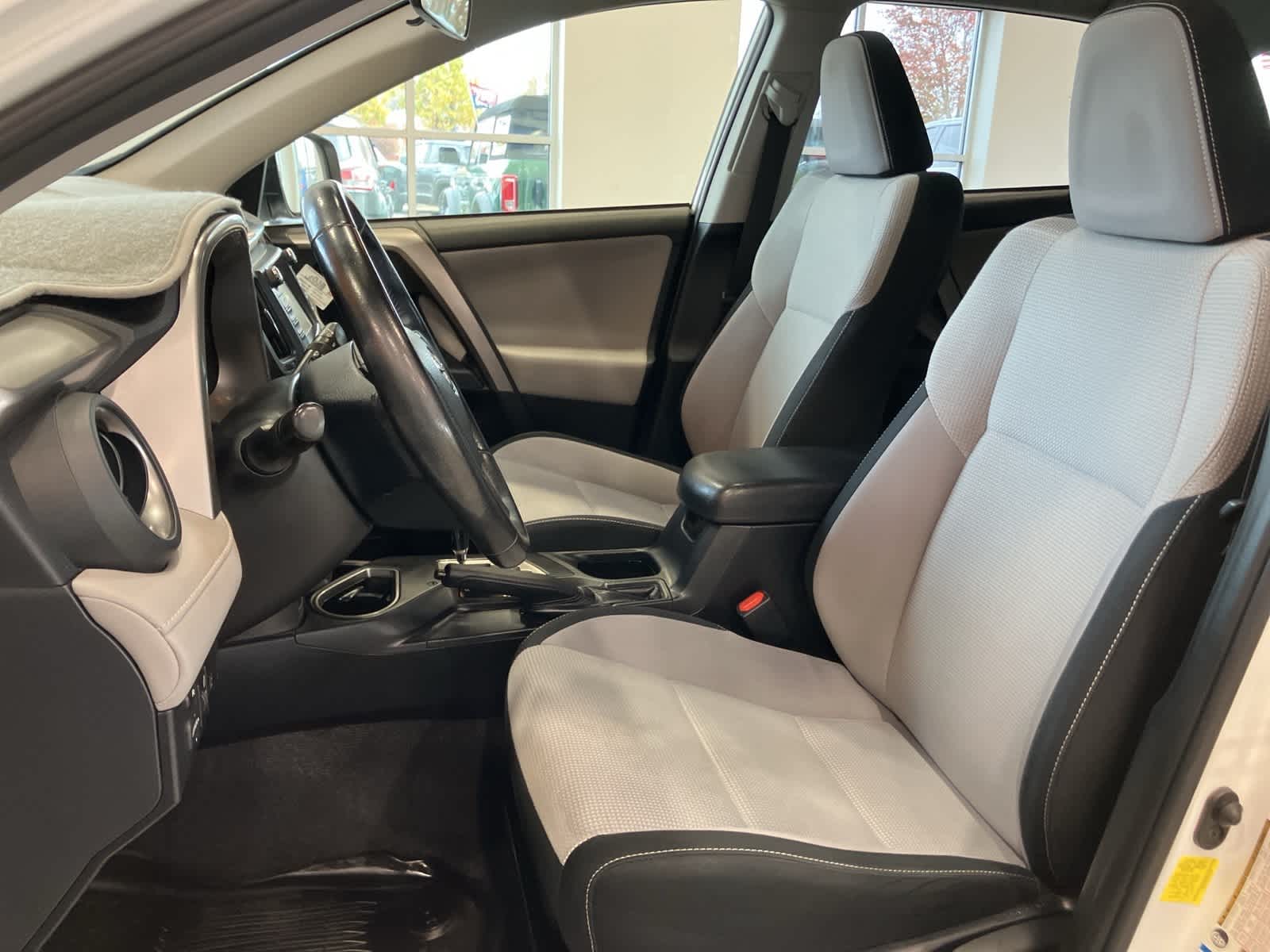 Thumbnail: 2017 Toyota RAV4 - 12