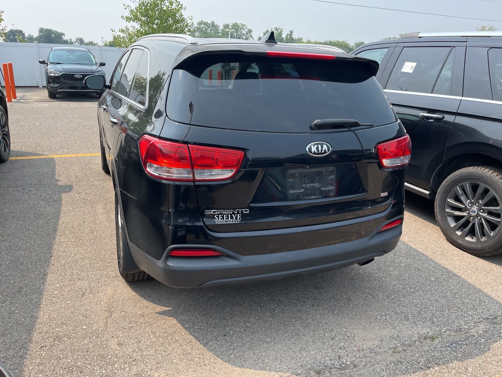 Thumbnail: 2016 Kia Sorento - 10
