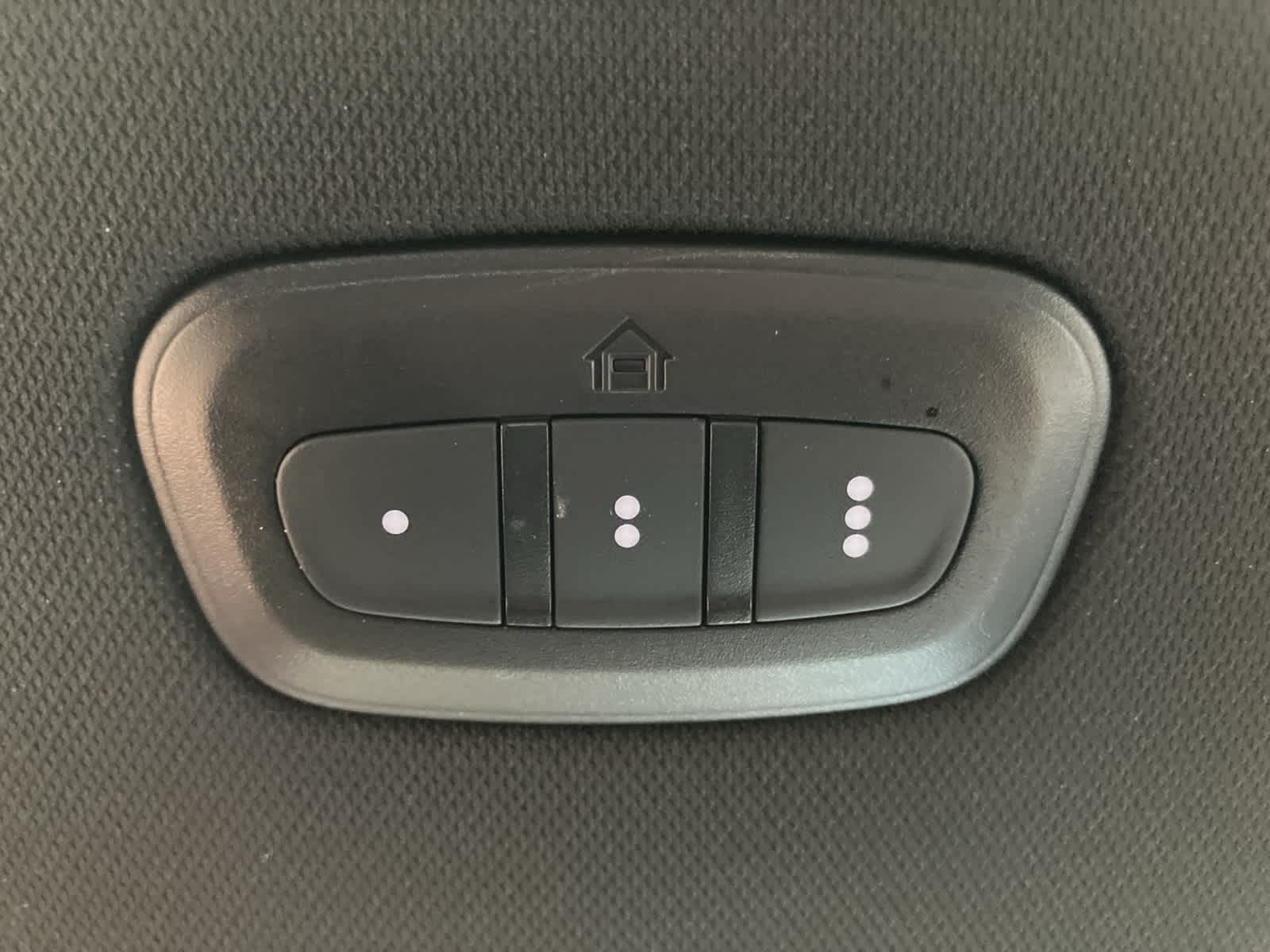 Thumbnail: 2022 Jeep Wagoneer - 25