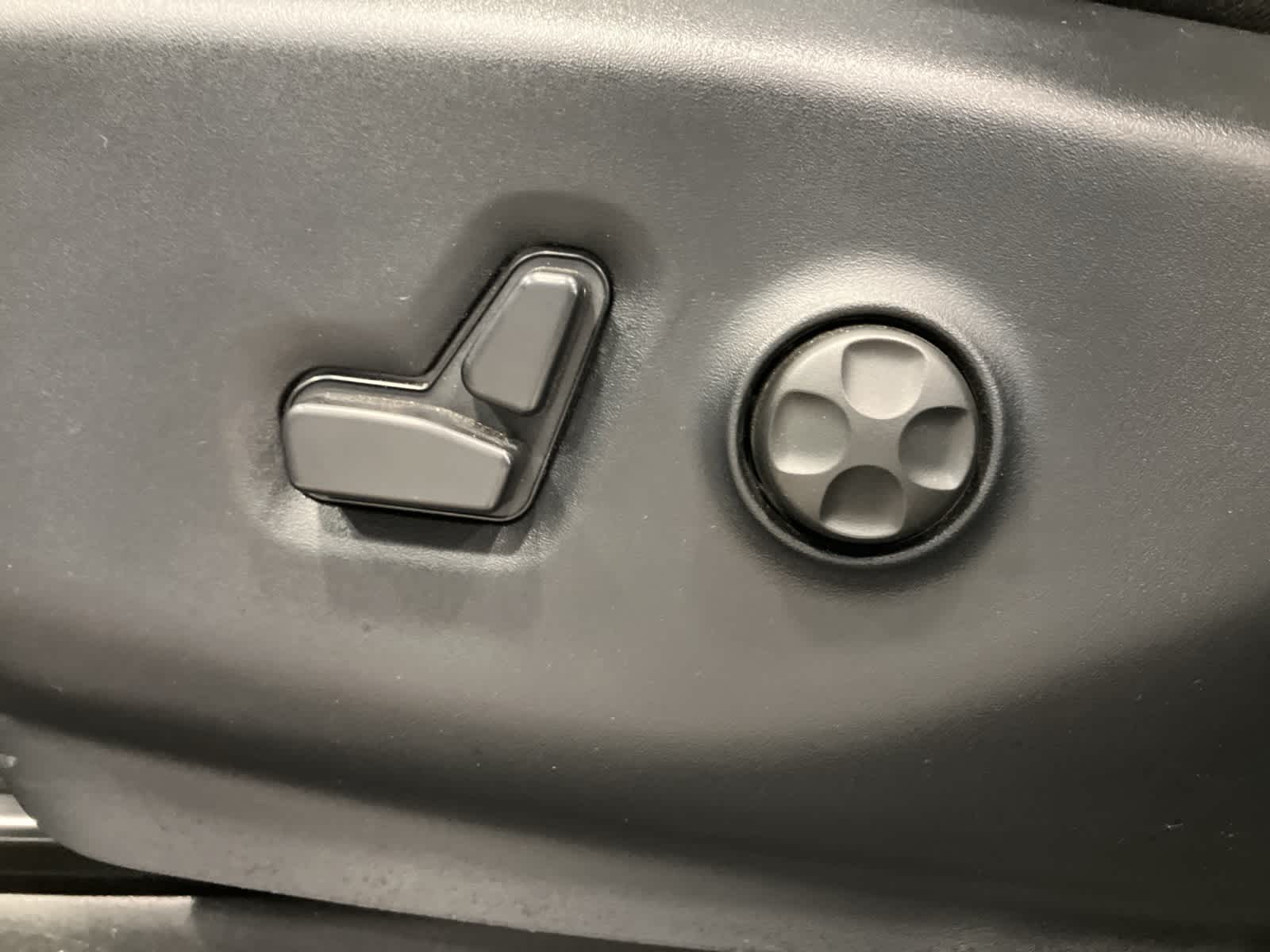 Thumbnail: 2025 Chrysler Pacifica - 11