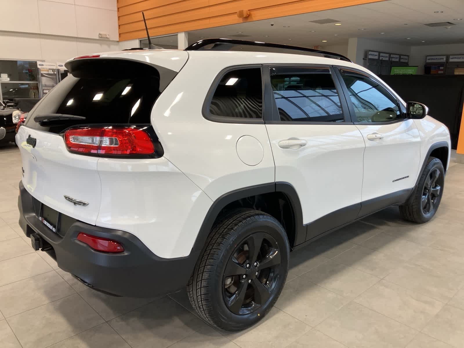 Thumbnail: 2016 Jeep Cherokee - 5
