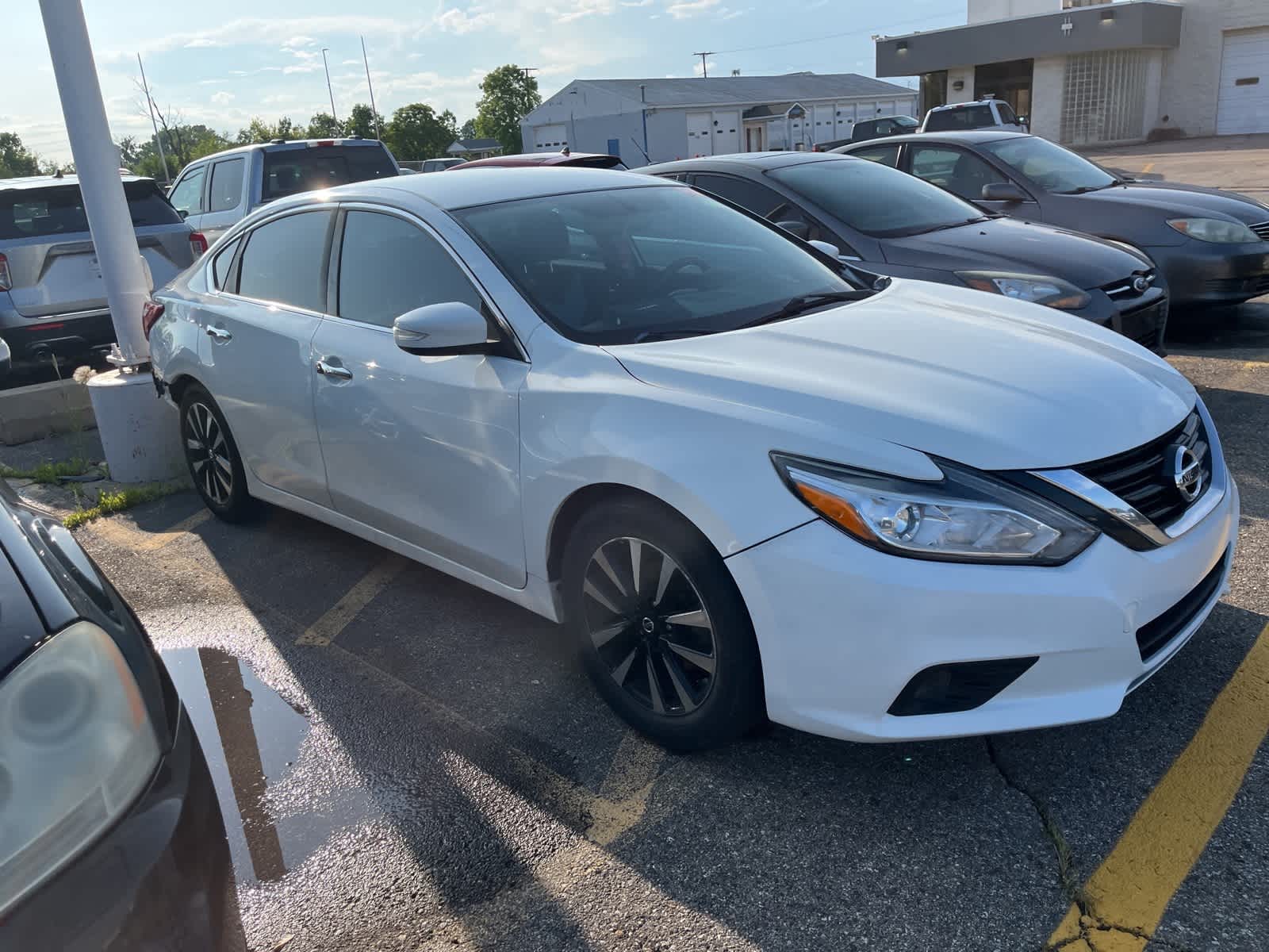Thumbnail: 2018 Nissan Altima - 14