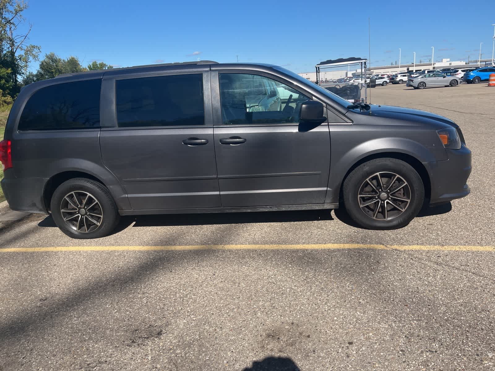 Thumbnail: 2017 Dodge Grand Caravan - 15