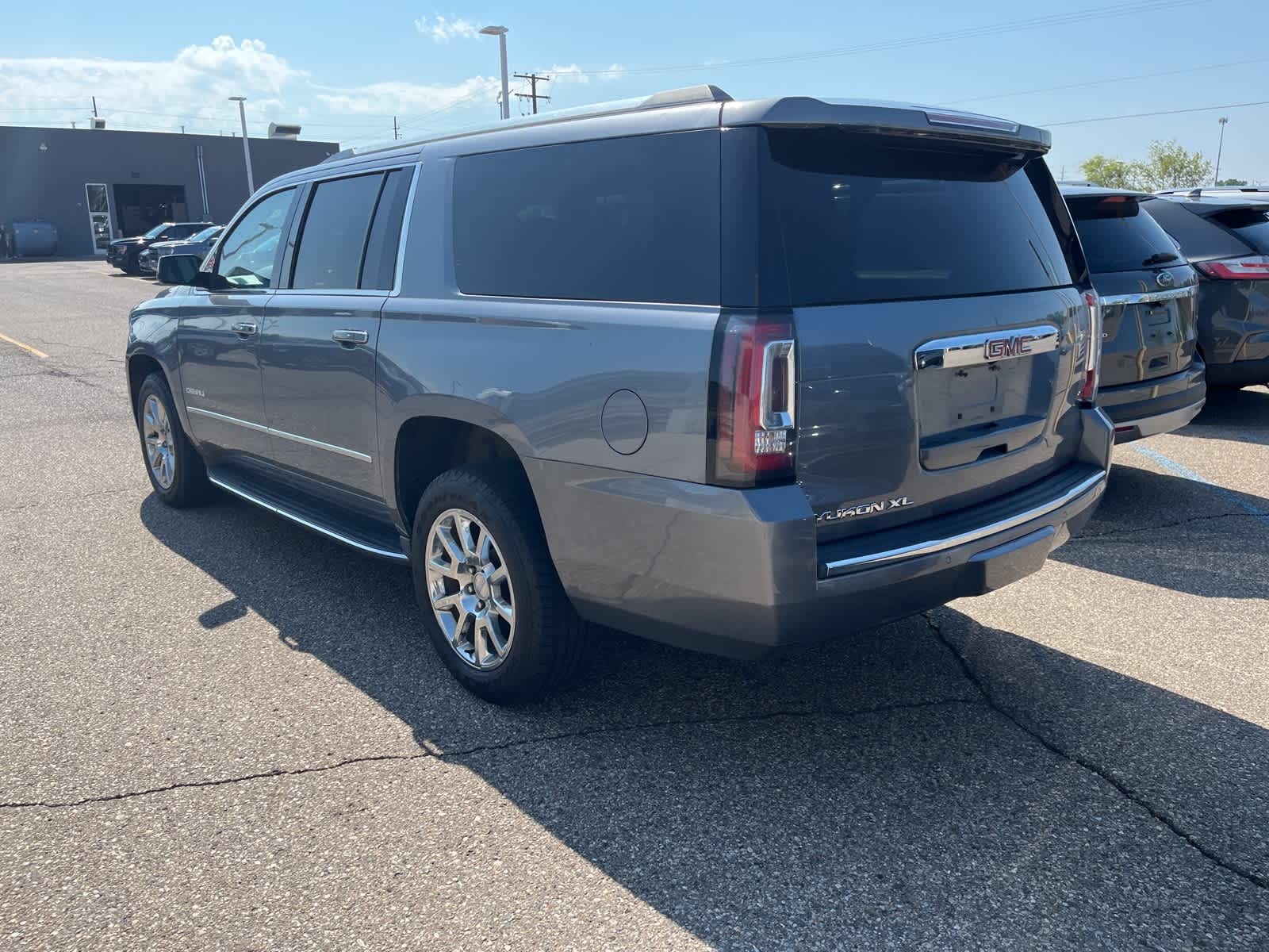 Thumbnail: 2018 GMC Yukon XL - 8