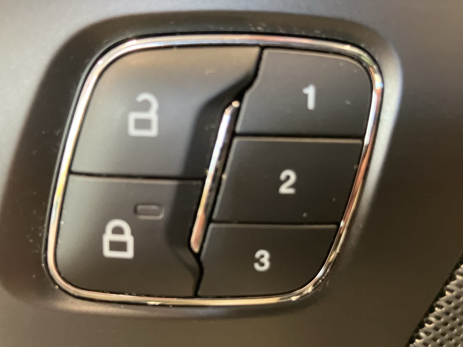 Thumbnail: 2024 Lincoln Nautilus - 17