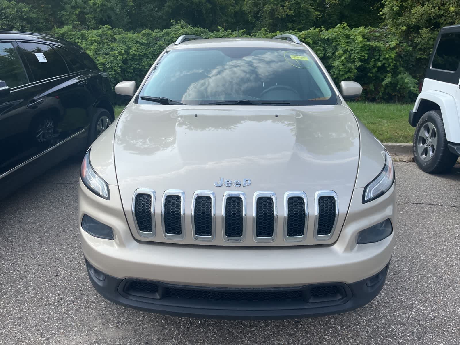 Thumbnail: 2015 Jeep Cherokee - 20
