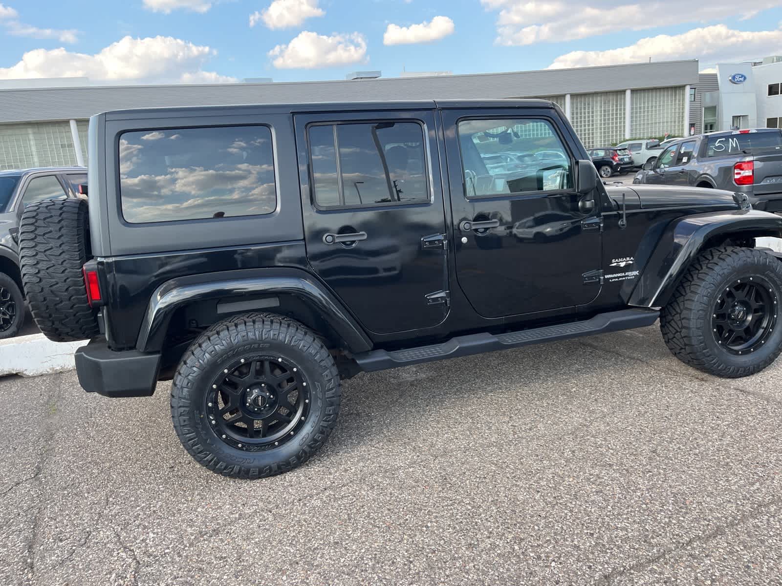 Thumbnail: 2019 Jeep Wrangler - 14