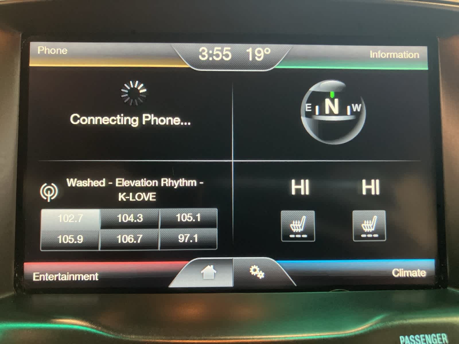 Thumbnail: 2015 Ford Explorer - 21