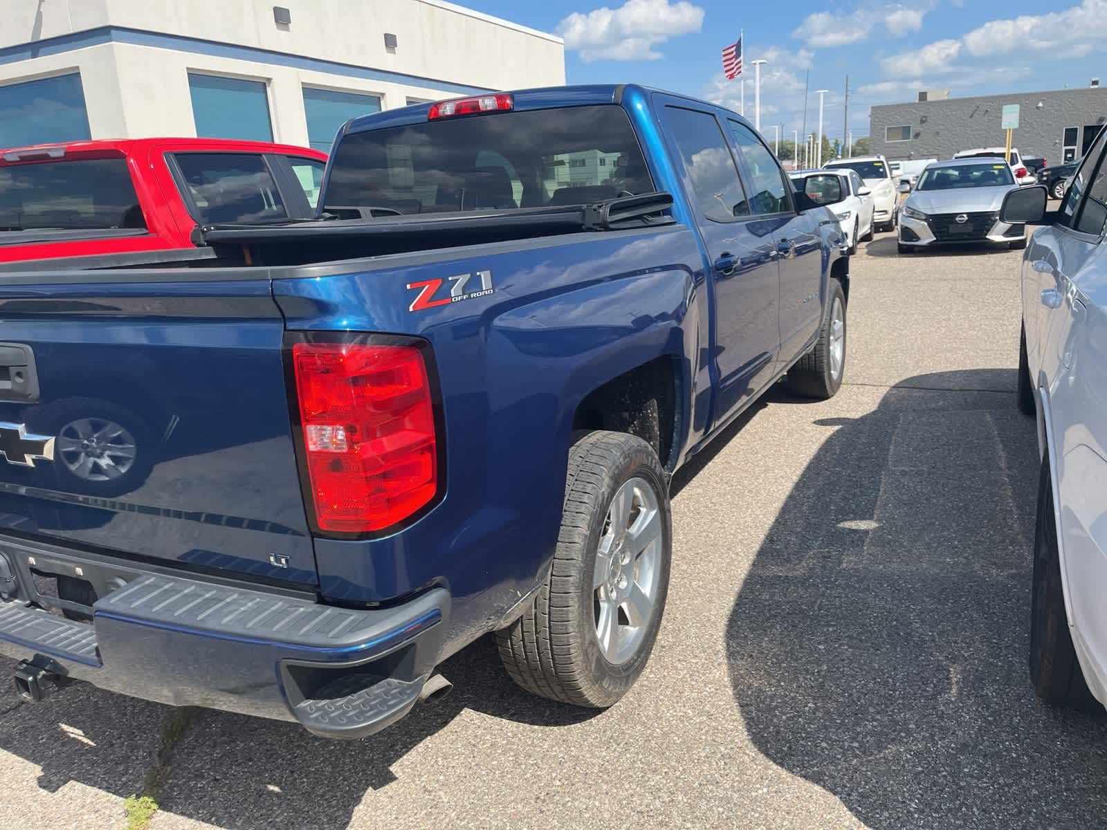 Thumbnail: 2018 Chevrolet Silverado 1500 - 13