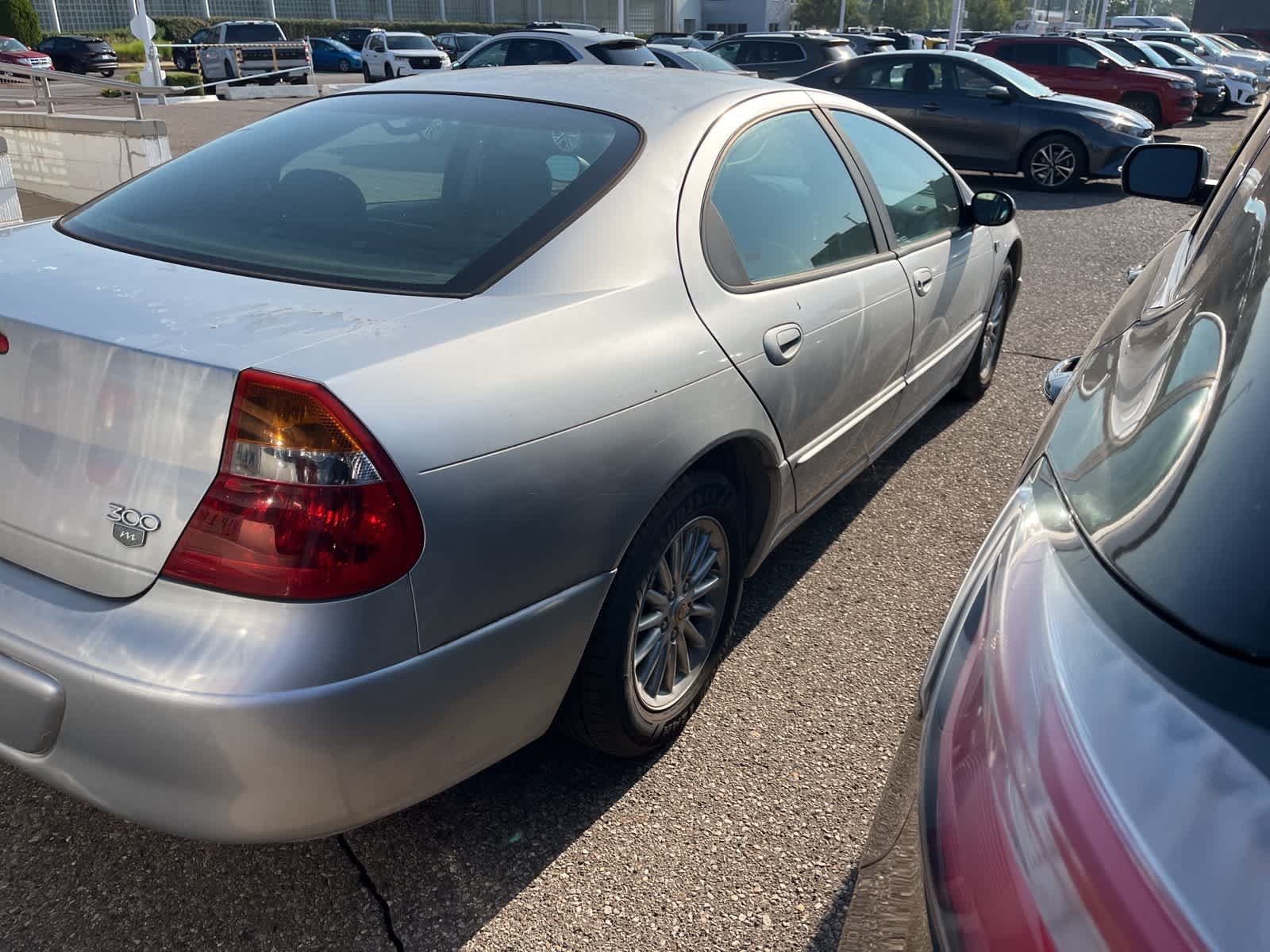 Thumbnail: 2000 Chrysler 300 - 9