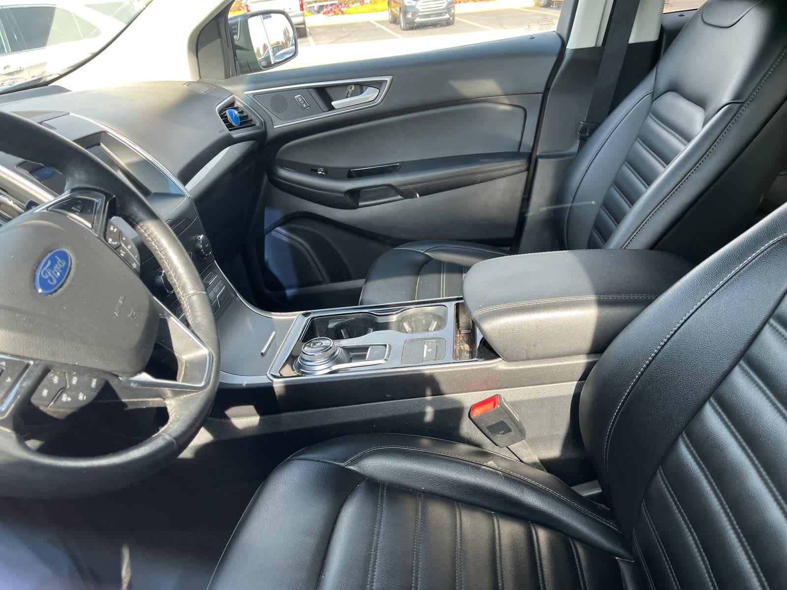 Thumbnail: 2020 Ford Edge - 25