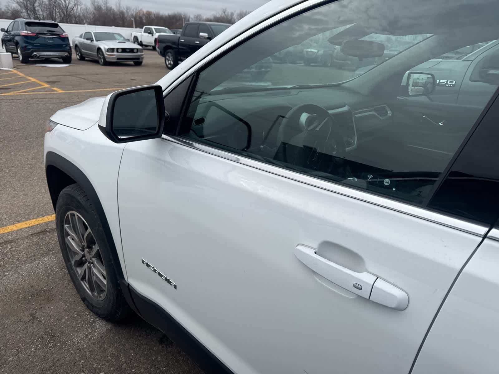 Thumbnail: 2019 GMC Acadia - 19