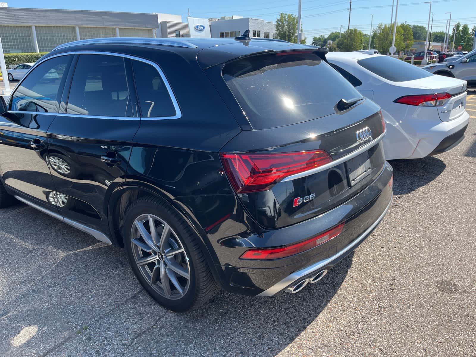 Thumbnail: 2021 Audi SQ5 - 6