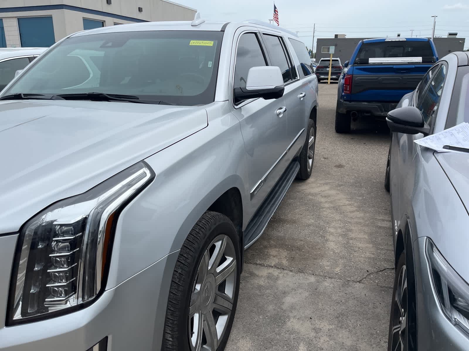 Thumbnail: 2020 Cadillac Escalade - 5