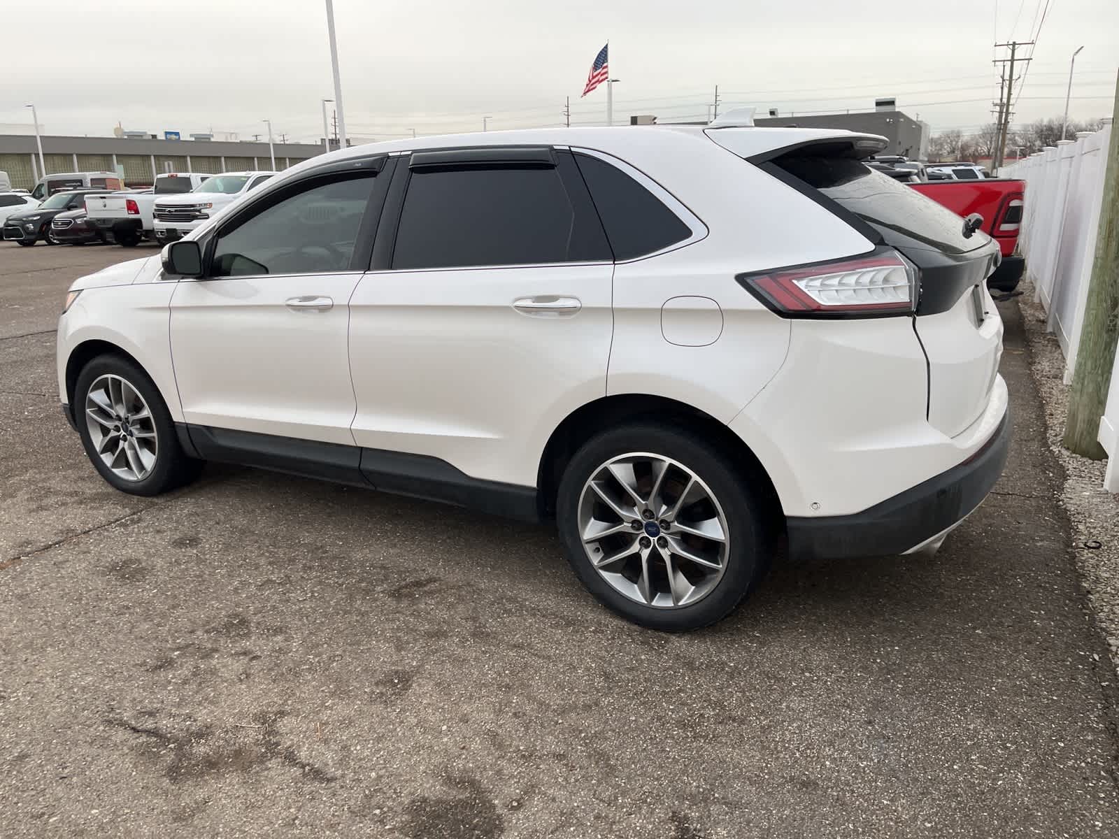 Thumbnail: 2016 Ford Edge - 8