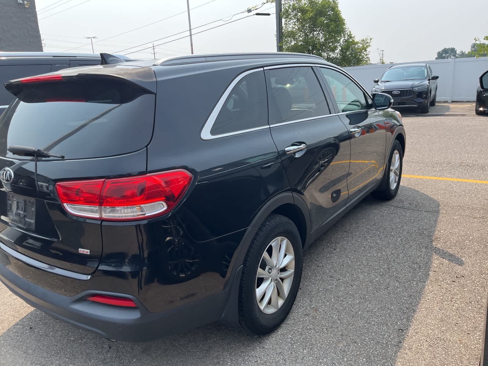Thumbnail: 2016 Kia Sorento - 14