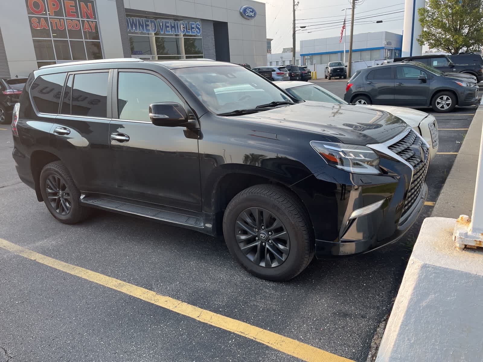 Thumbnail: 2021 Lexus GX - 17