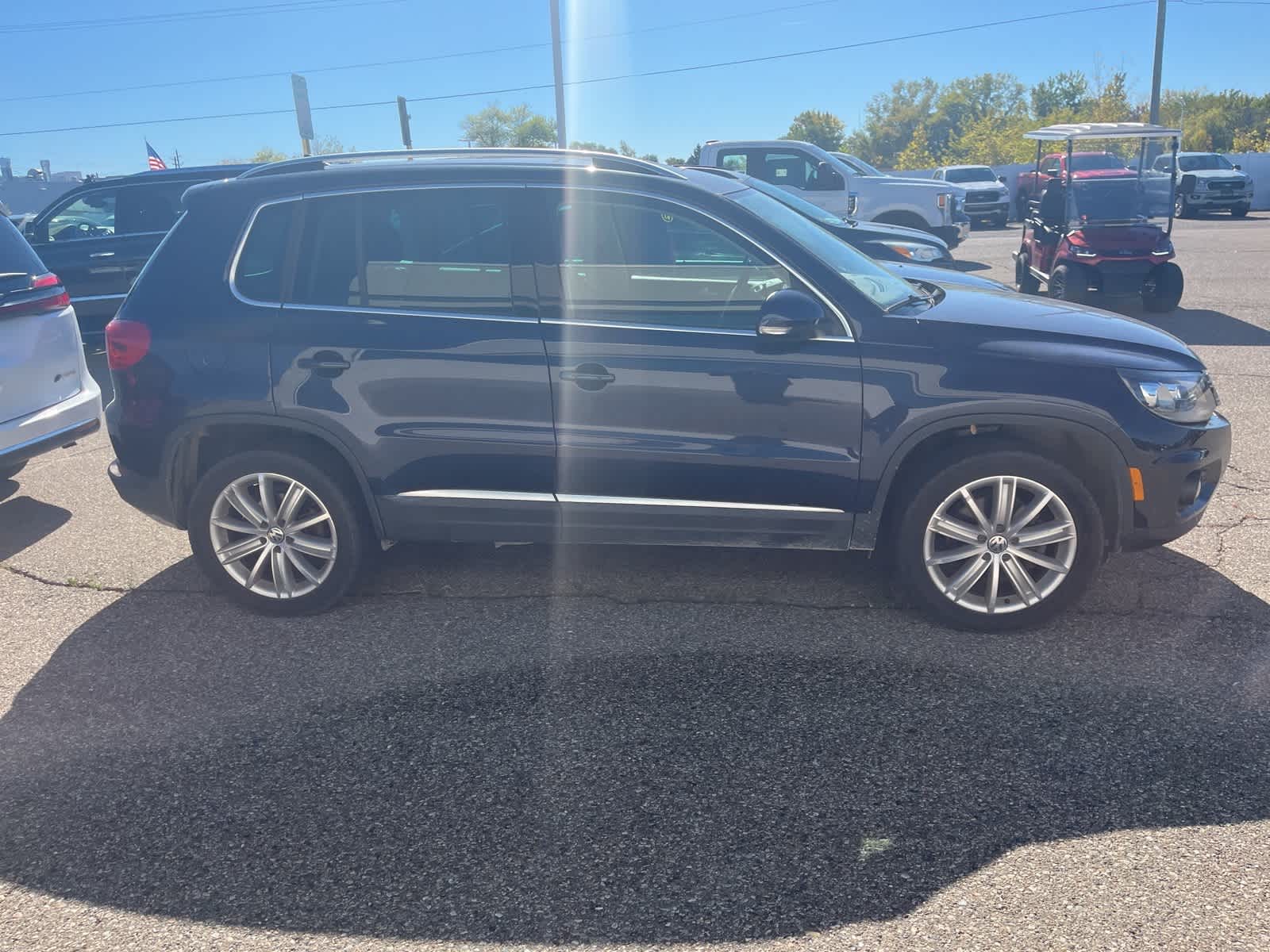 Thumbnail: 2016 Volkswagen Tiguan - 16