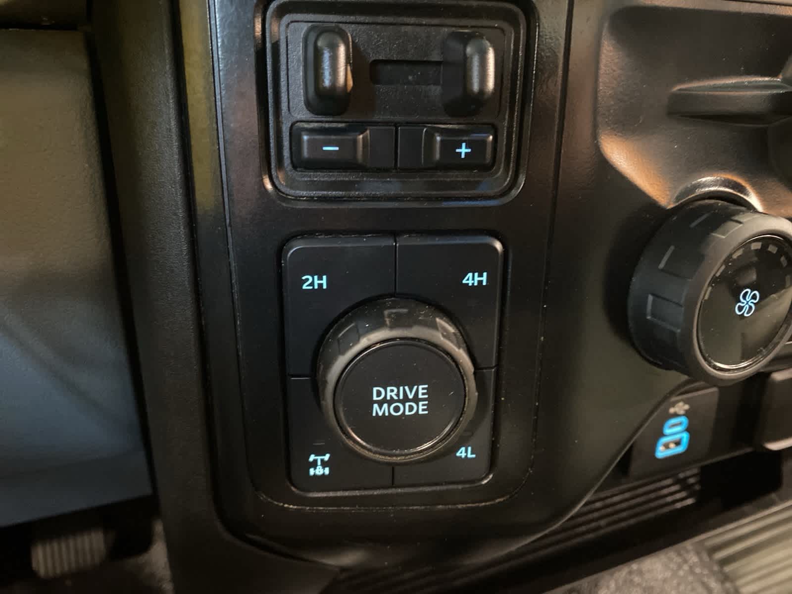 Thumbnail: 2024 Ford Econoline - 23