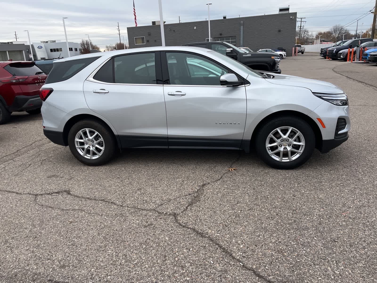 Thumbnail: 2022 Chevrolet Equinox - 18