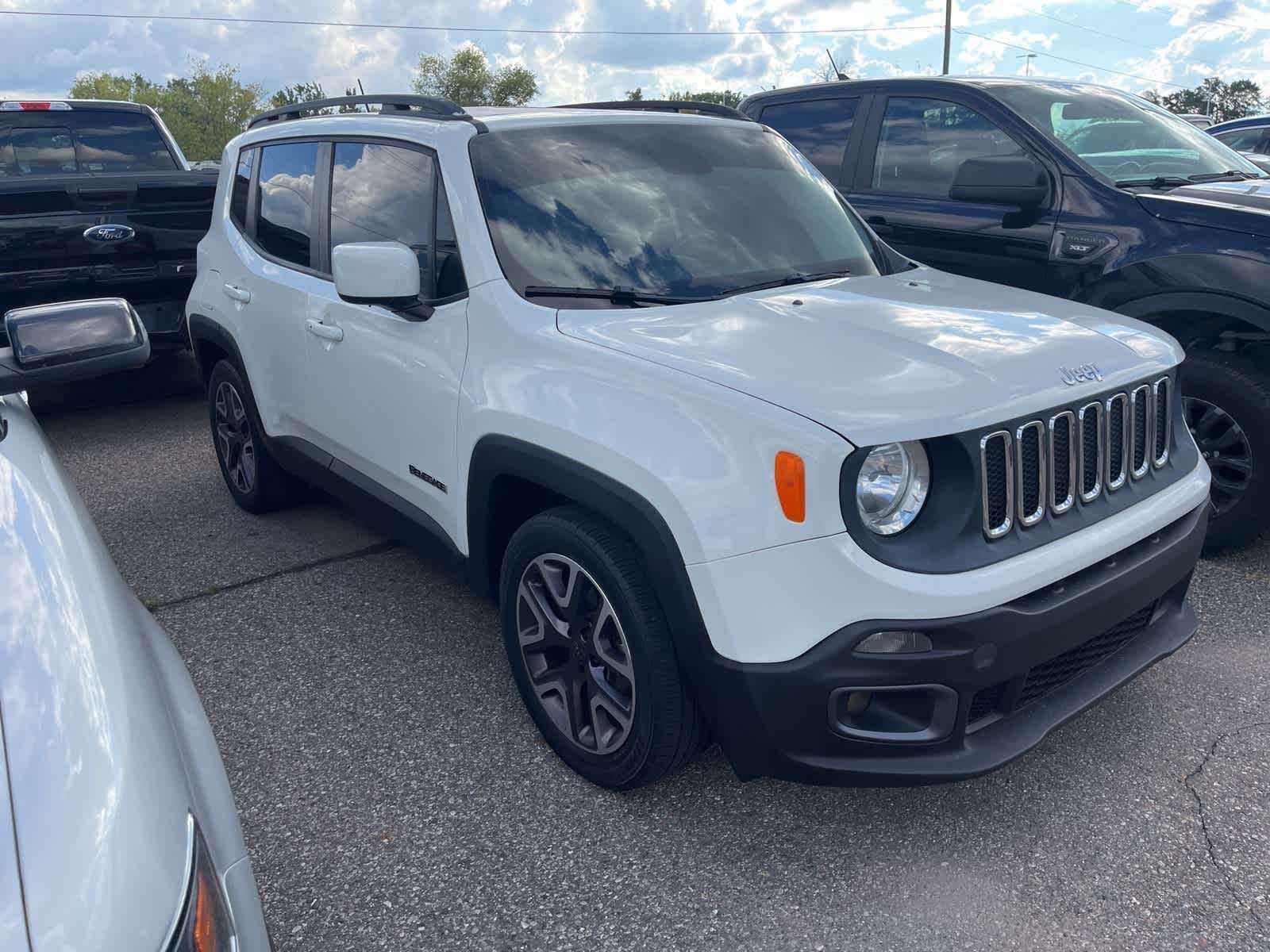 Thumbnail: 2015 Jeep Renegade - 15