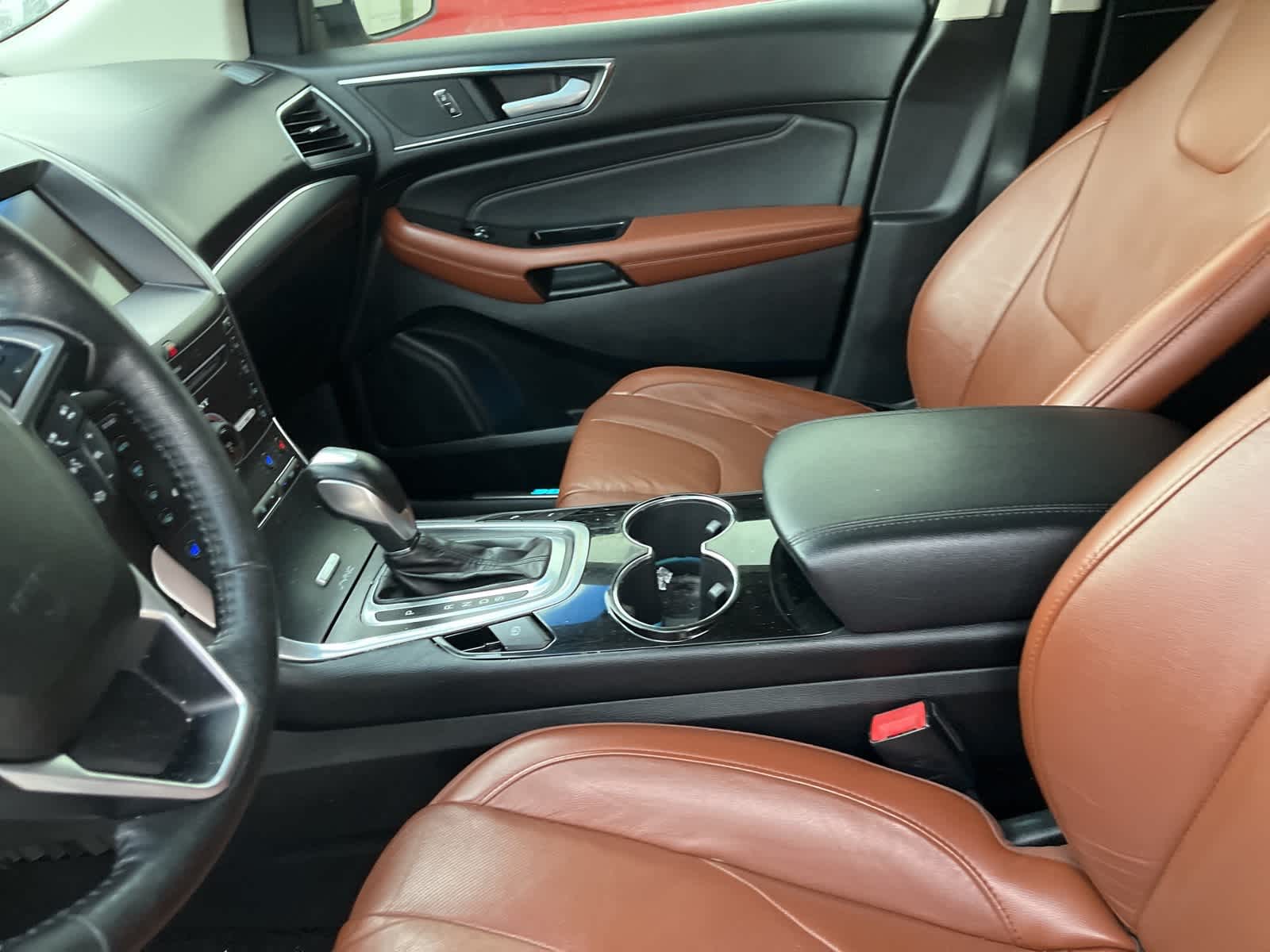 Thumbnail: 2016 Ford Edge - 25