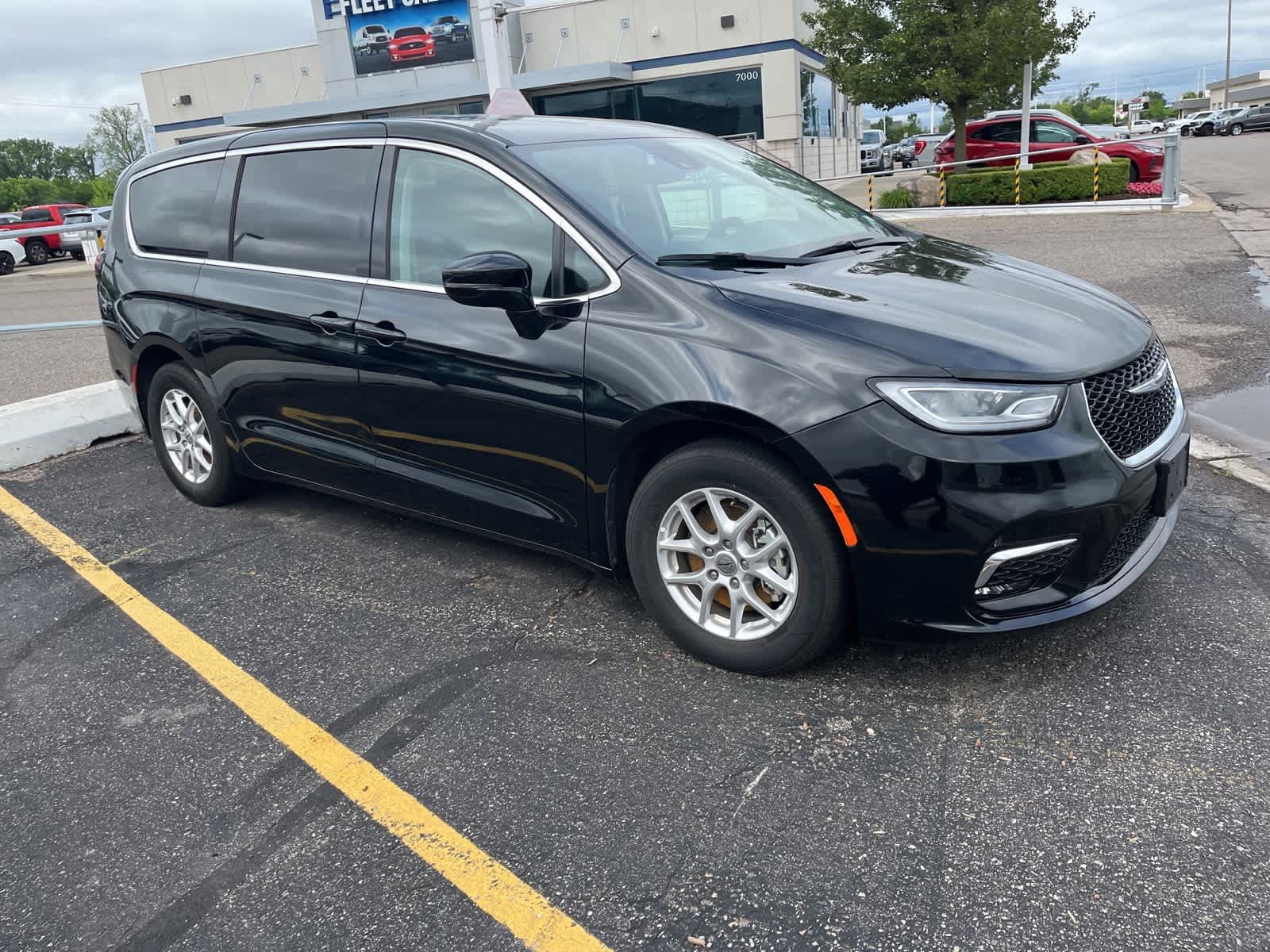 Thumbnail: 2024 Chrysler Pacifica - 15