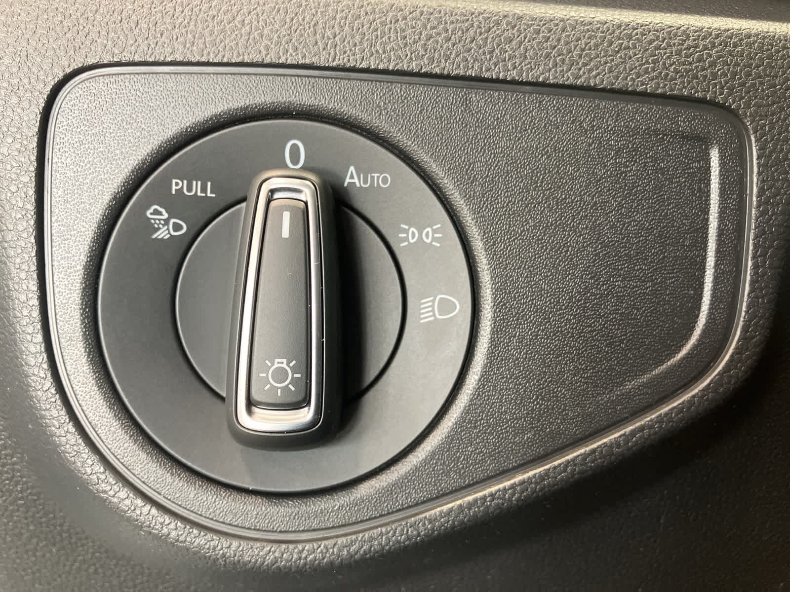 Thumbnail: 2021 Volkswagen Atlas - 14