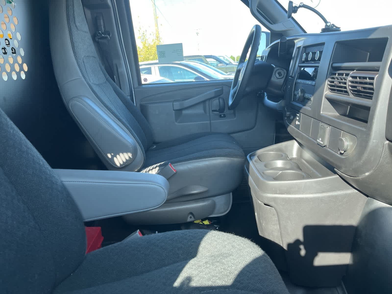 Thumbnail: 2023 GMC Savana - 24