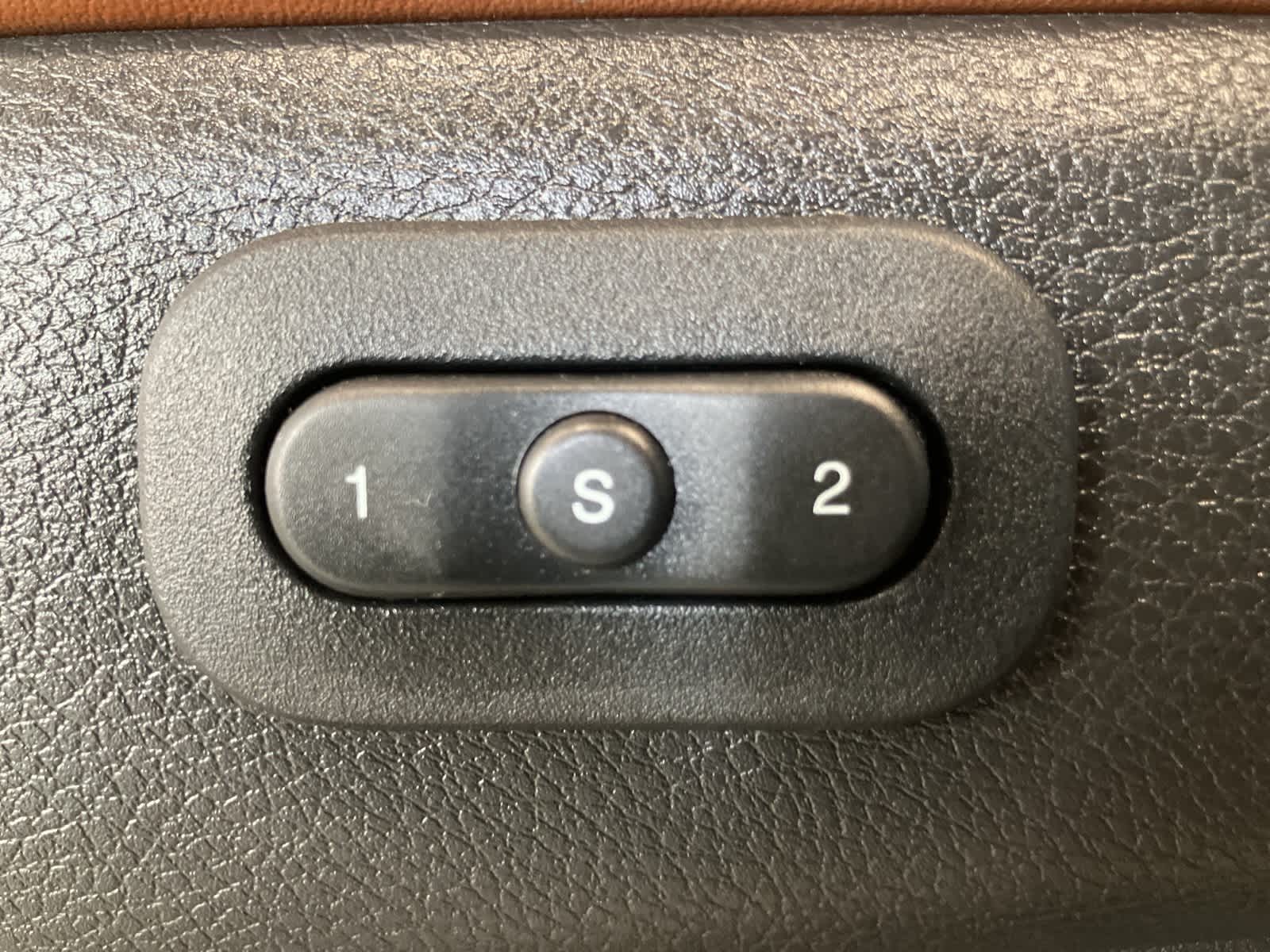 Thumbnail: 2021 Jeep Grand Cherokee - 15