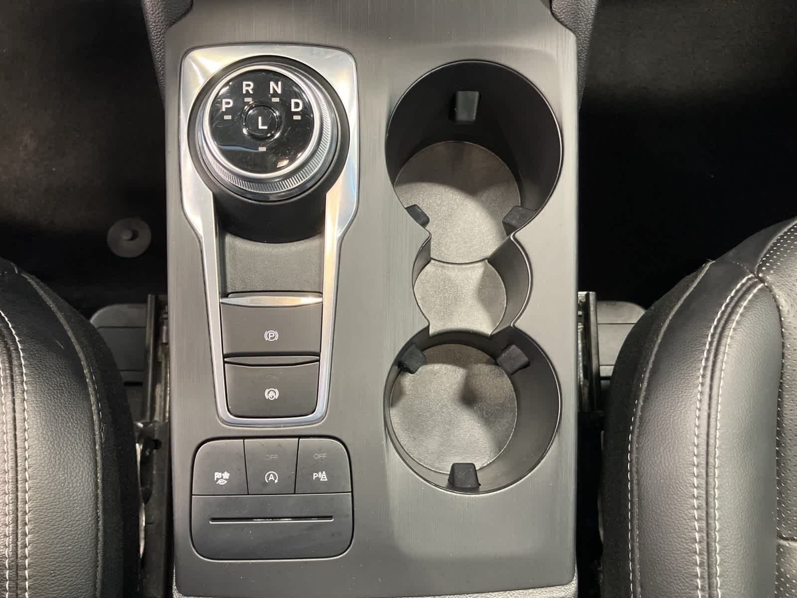 Thumbnail: 2022 Ford Escape - 18