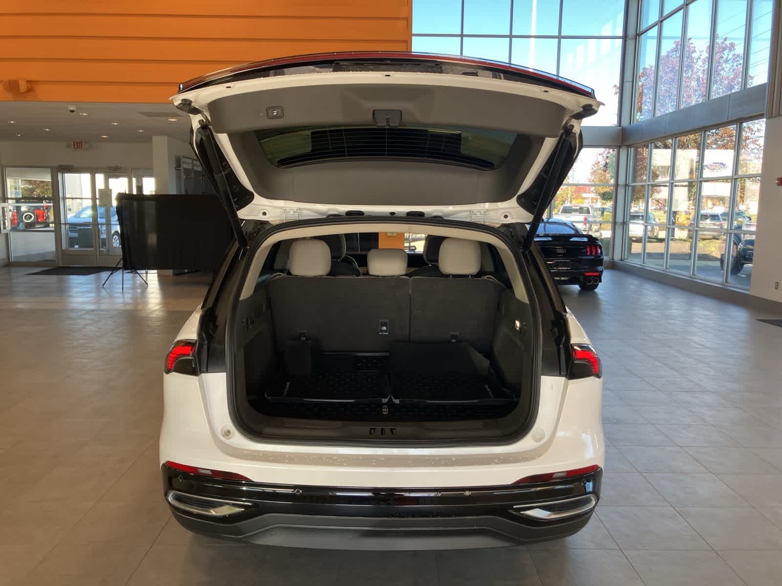 Thumbnail: 2024 Lincoln Nautilus - 35