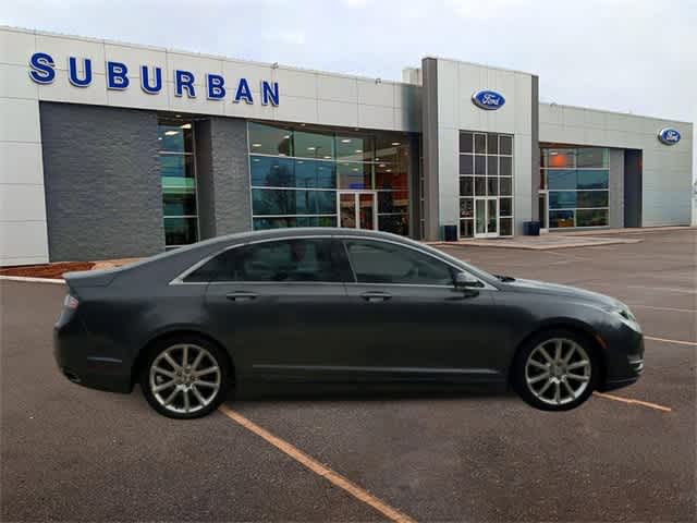Thumbnail: 2015 Lincoln MKZ - 9