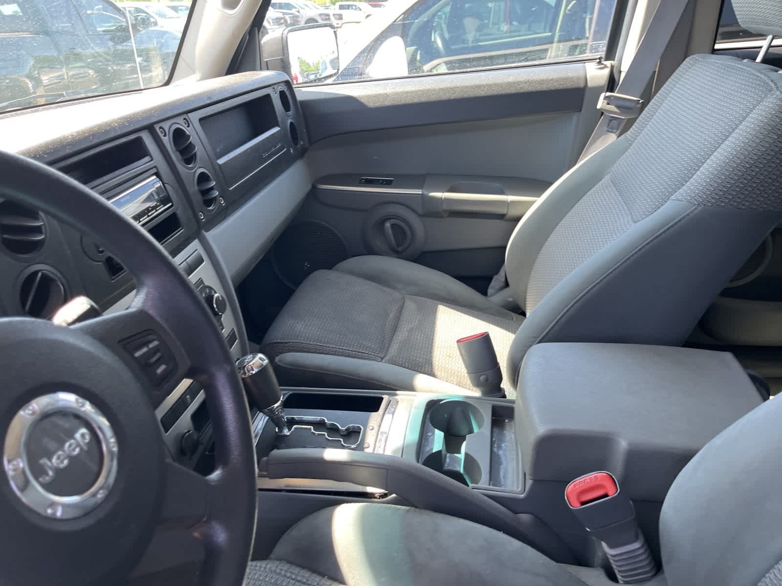 Thumbnail: 2007 Jeep Commander - 24