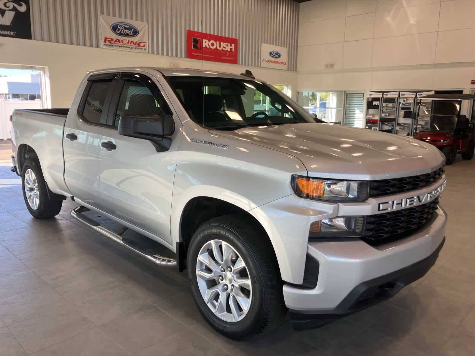 Thumbnail: 2020 Chevrolet Silverado 1500 - 3