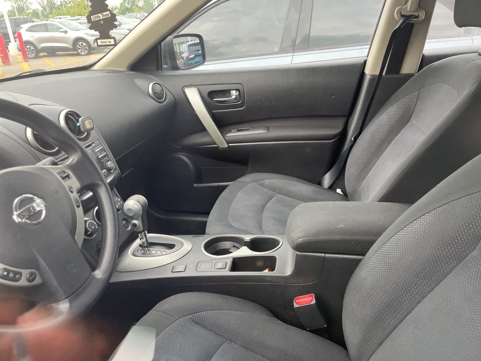 Thumbnail: 2015 Nissan Rogue - 26