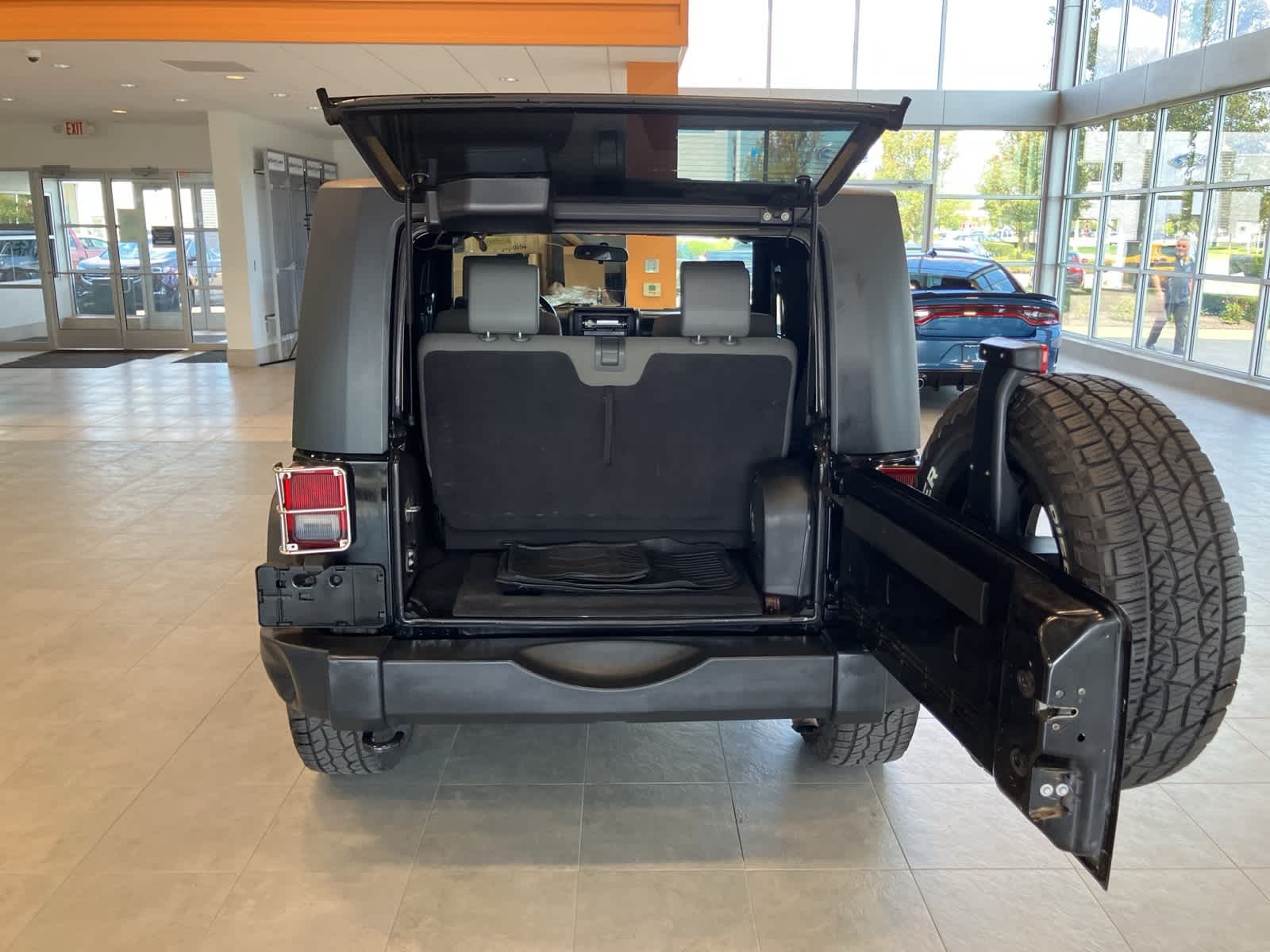 Thumbnail: 2010 Jeep Wrangler - 22