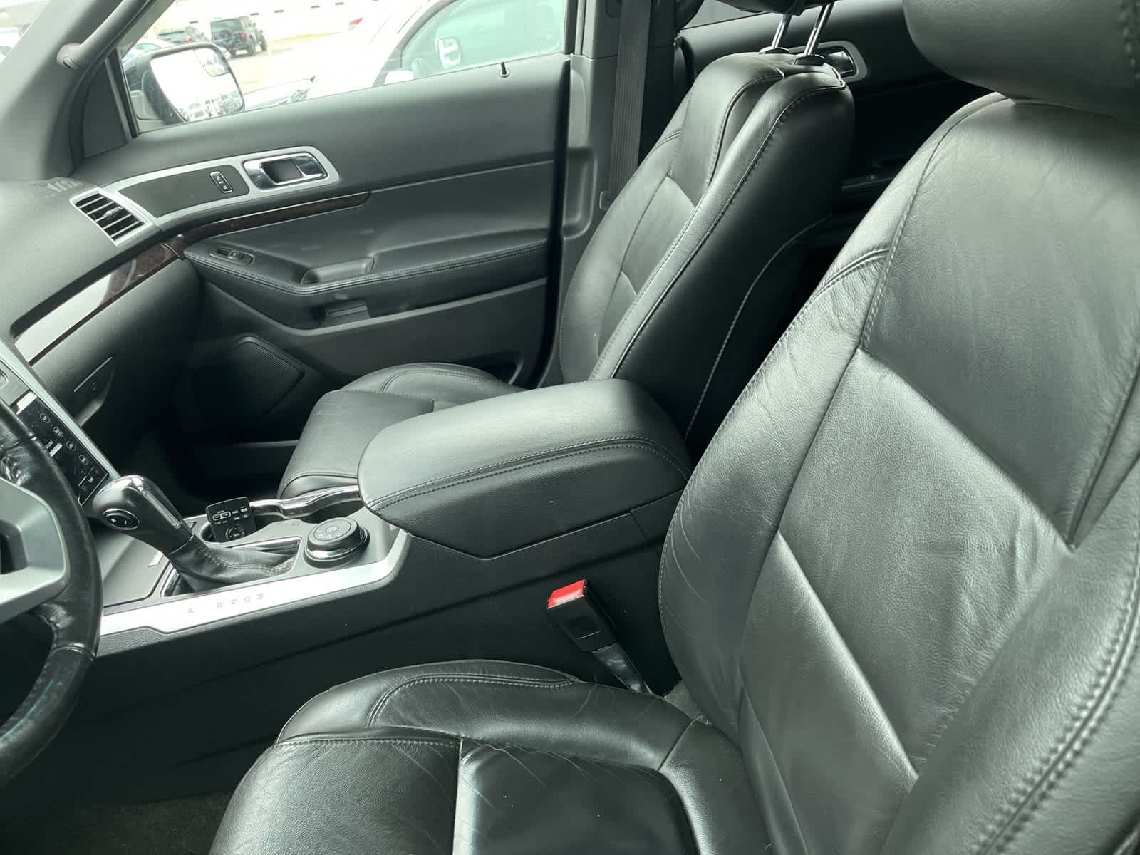 Thumbnail: 2014 Ford Explorer - 24