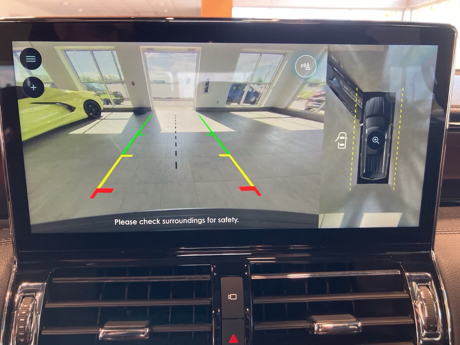 Thumbnail: 2023 Lincoln Navigator - 22