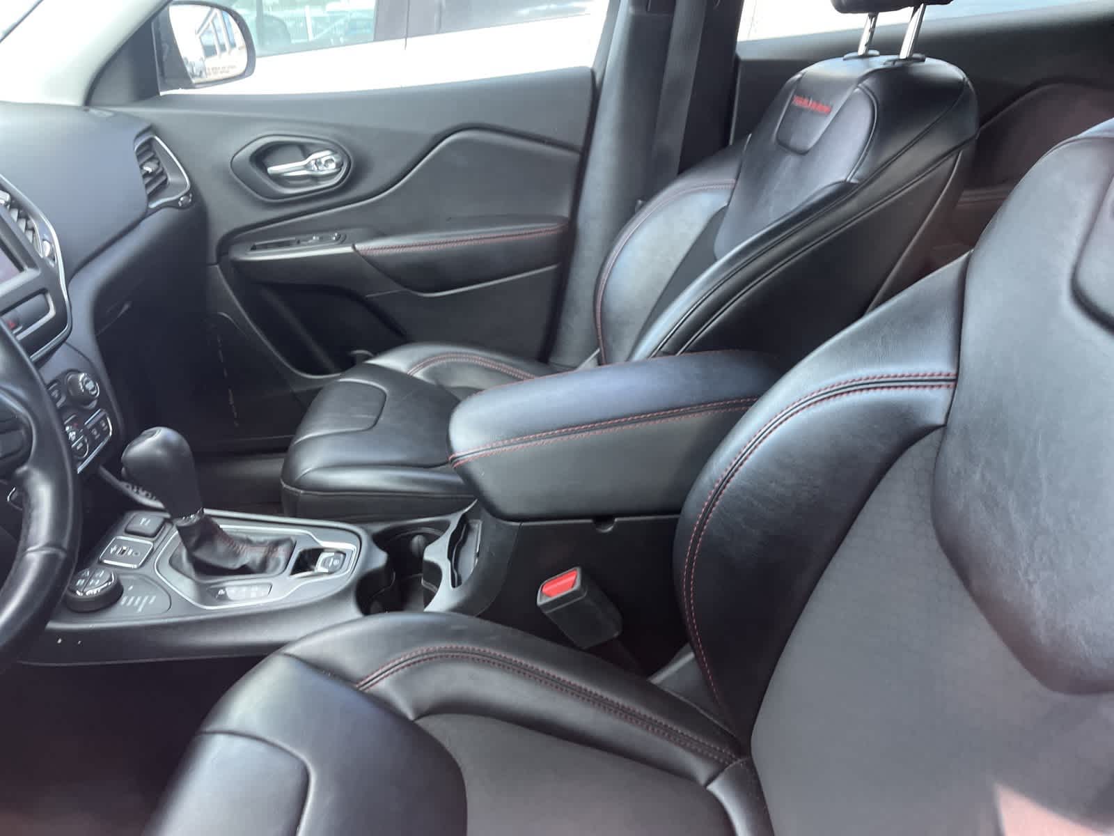 Thumbnail: 2021 Jeep Cherokee - 24