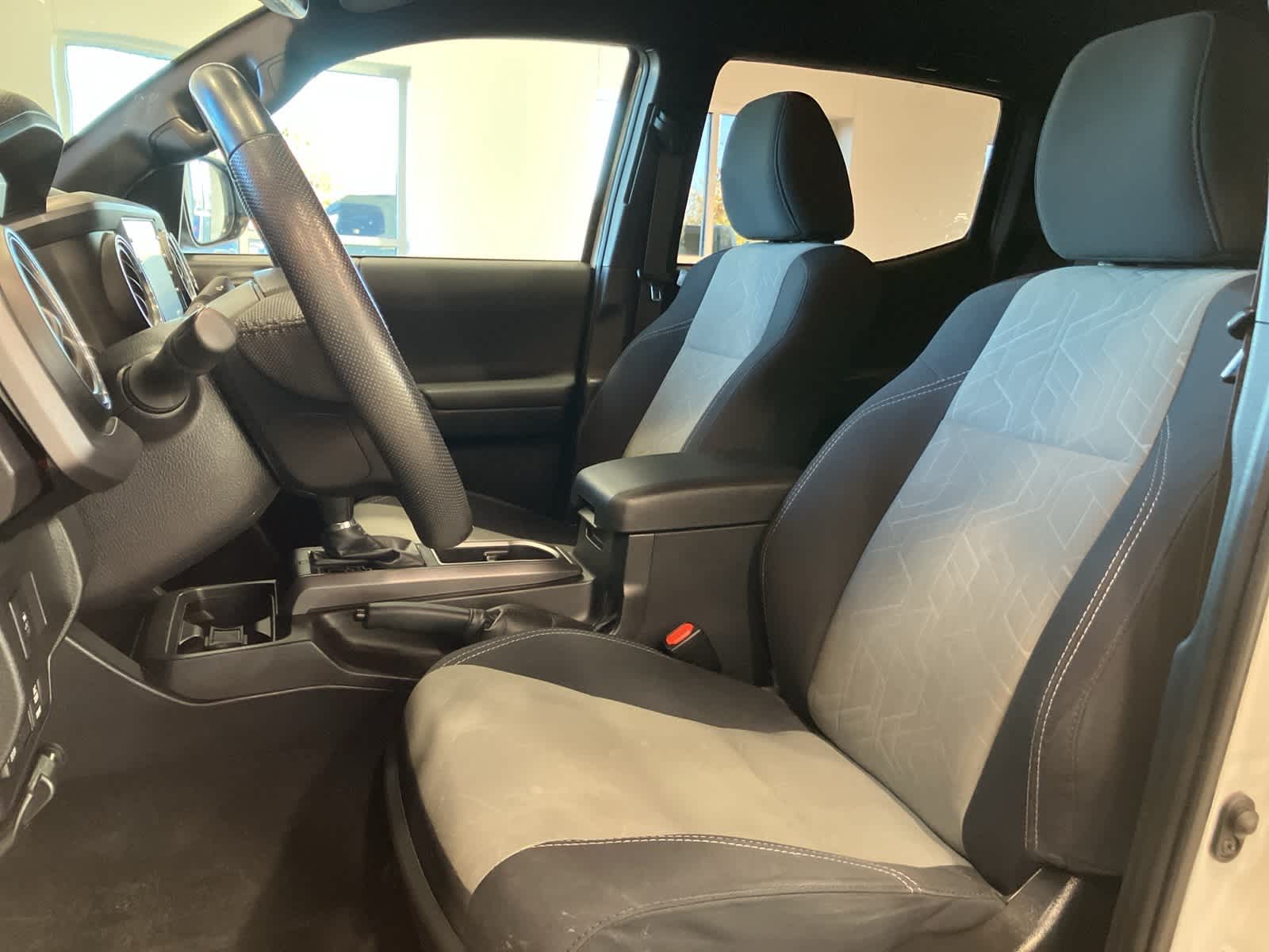 Thumbnail: 2021 Toyota Tacoma - 10