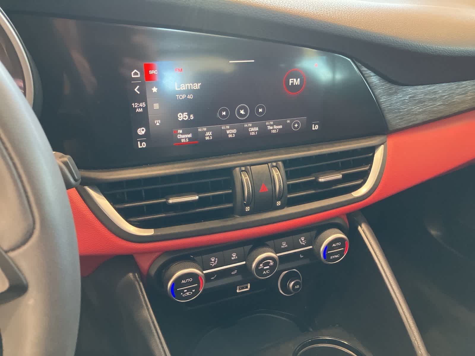 Thumbnail: 2020 Alfa Romeo Giulia - 19