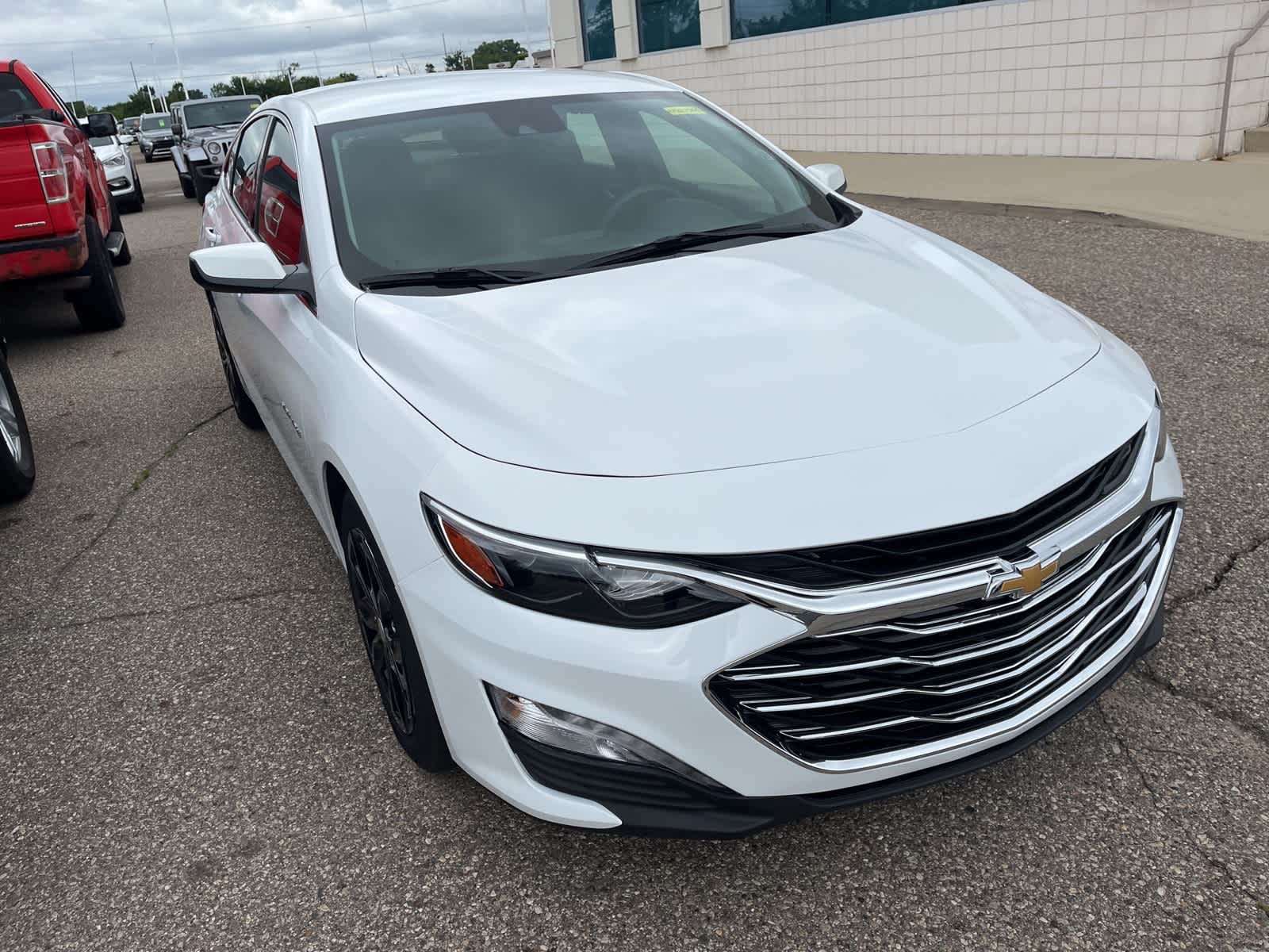 Thumbnail: 2024 Chevrolet Malibu - 18
