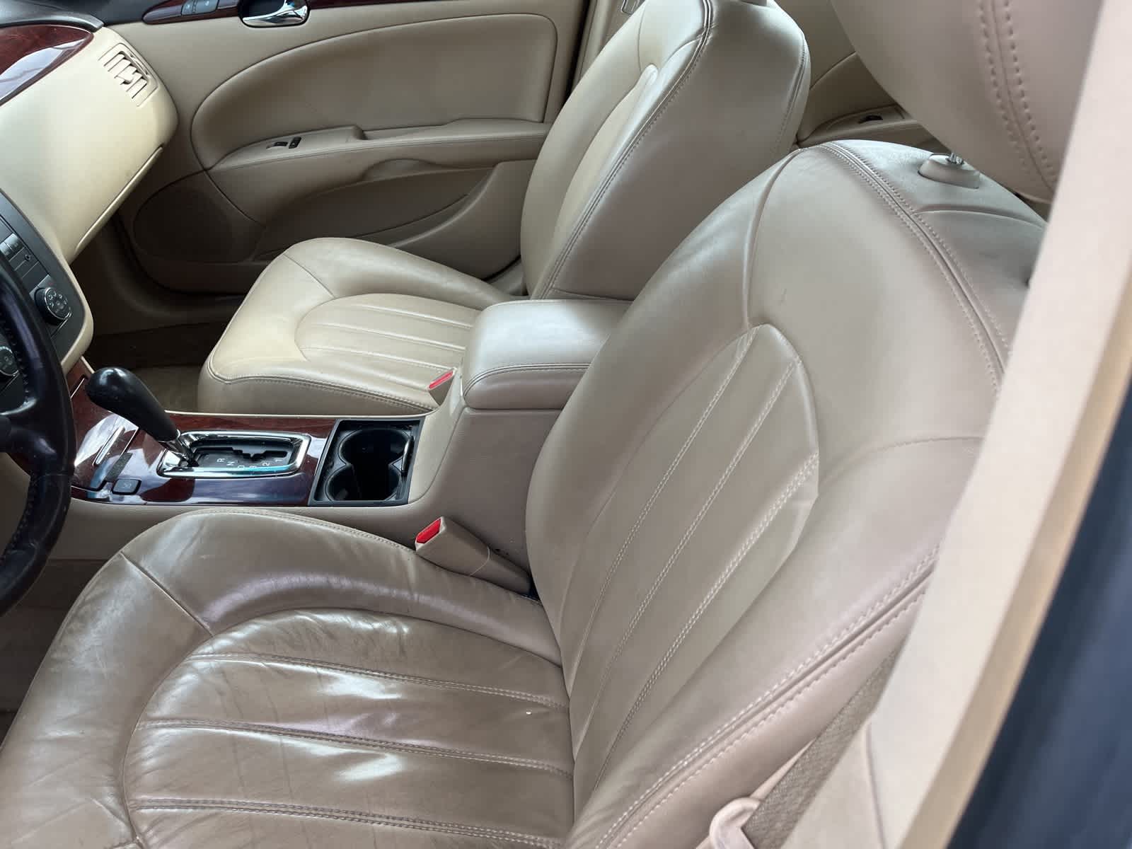 Thumbnail: 2010 Buick Lucerne - 23