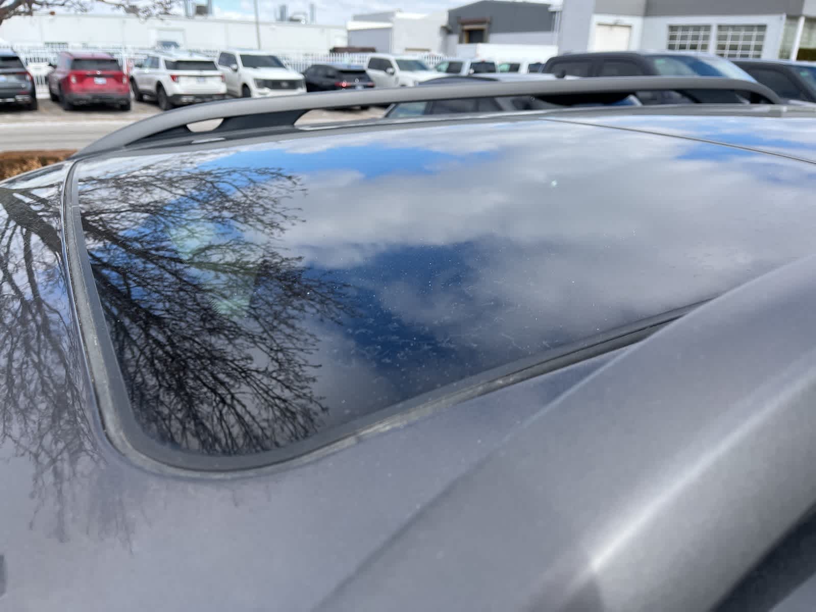 Thumbnail: 2020 Jeep Cherokee - 28