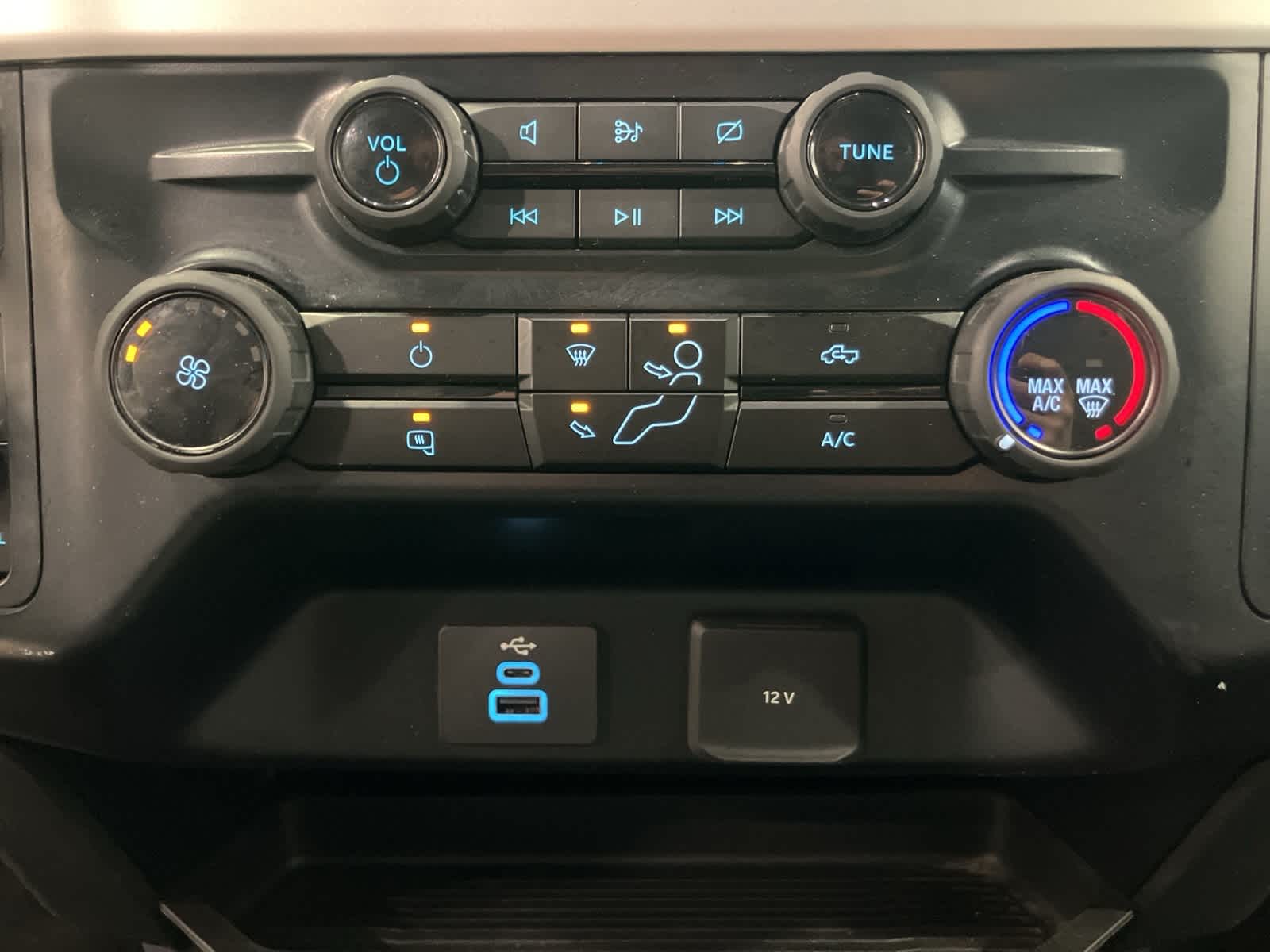 Thumbnail: 2024 Ford Econoline - 19