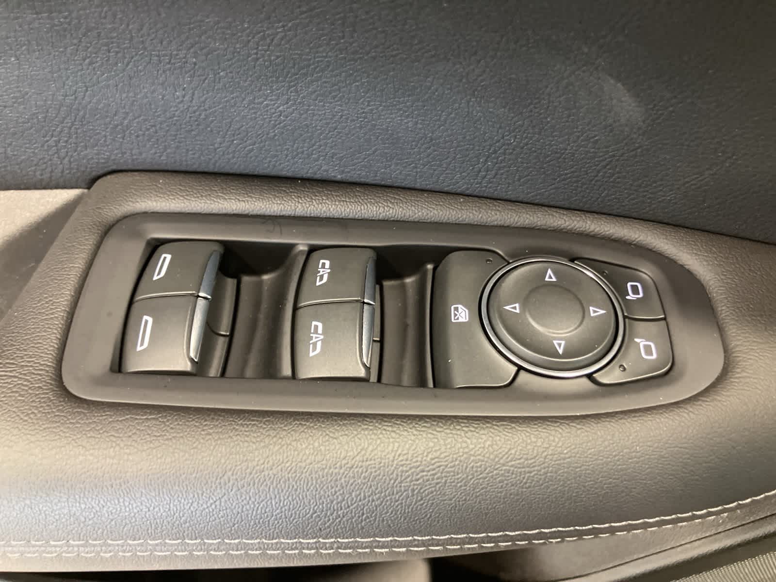 Thumbnail: 2022 Cadillac XT5 - 13