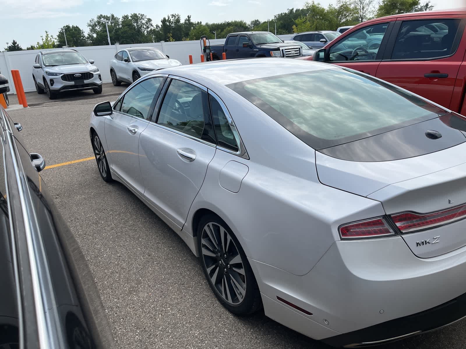 Thumbnail: 2019 Lincoln MKZ - 9